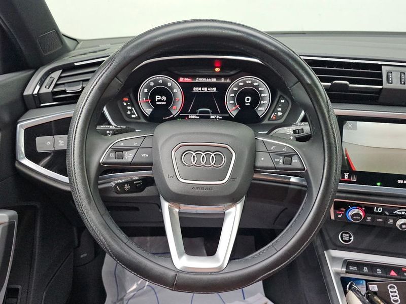 2025 Audi Q3 40 TFSI Quattro Premium photo 14