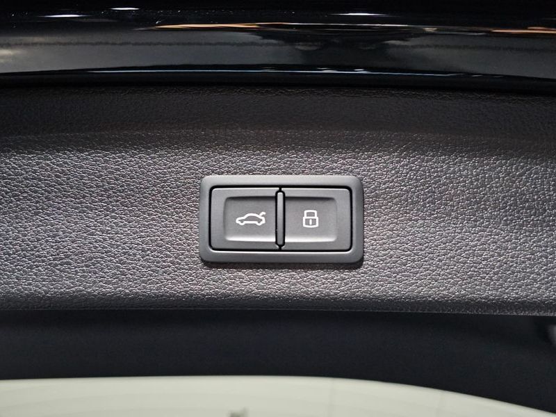 2025 Audi Q3 40 TFSI Quattro Premium photo 20