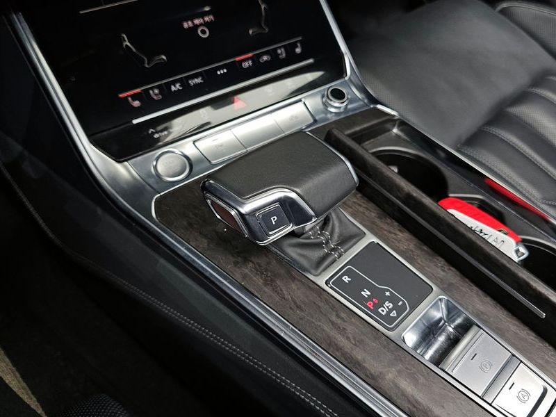 2020 Audi A7 50 TDI Quattrp Premium photo 9