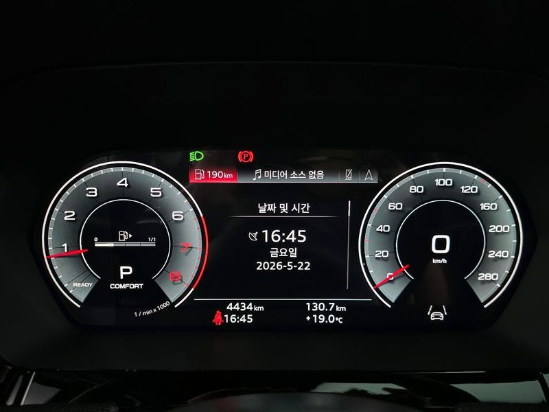 2025 Audi A3 40 TFSI Premium photo 8