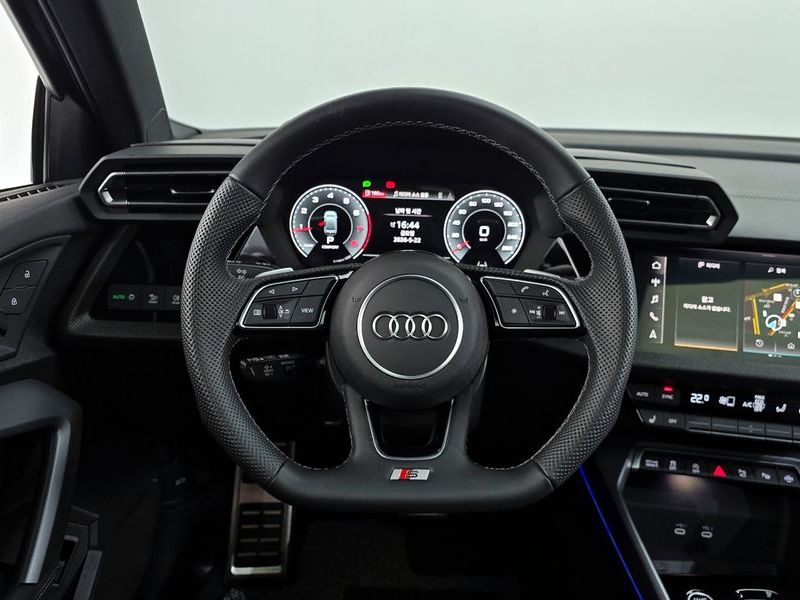 2025 Audi A3 40 TFSI Premium photo 13