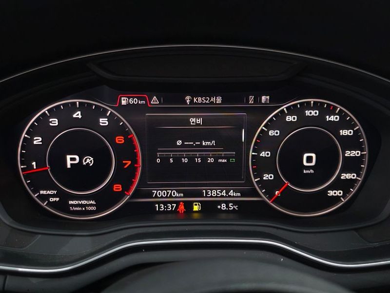 2019 Audi A4 40 TFSI Premium photo 8