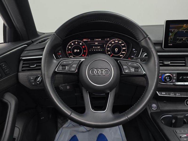 2019 Audi A4 40 TFSI Premium photo 13