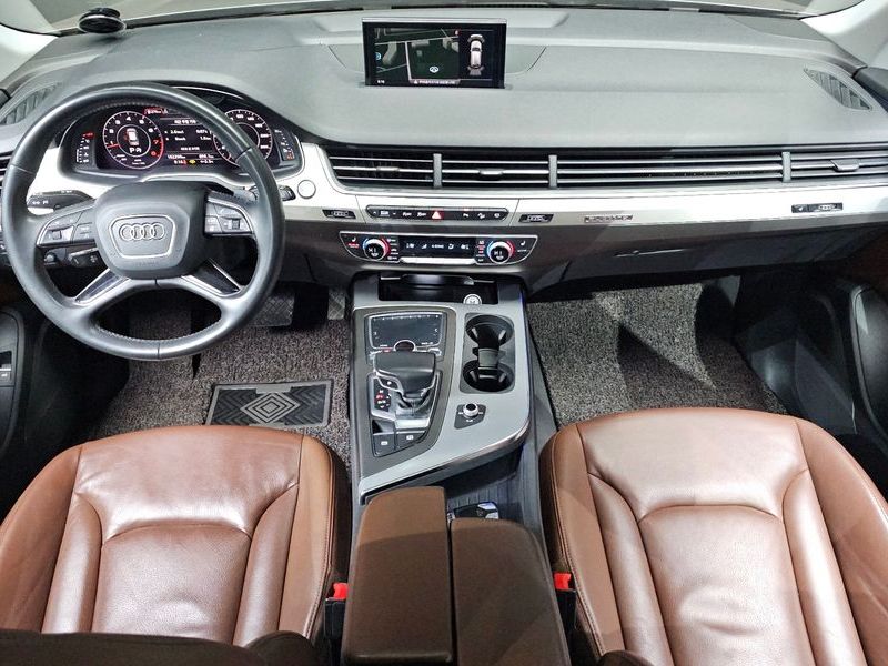 2019 Audi Q7 45 TFSI Quattro photo 7