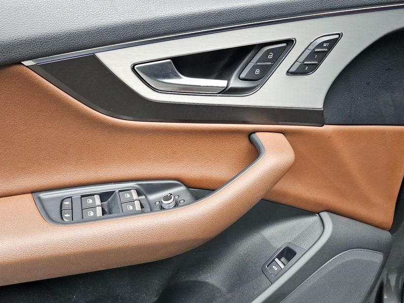 2019 Audi Q7 45 TFSI Quattro photo 18