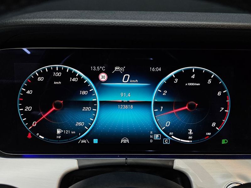 2021 Mercedes-Benz E-Class E250 Avantgarde photo 8