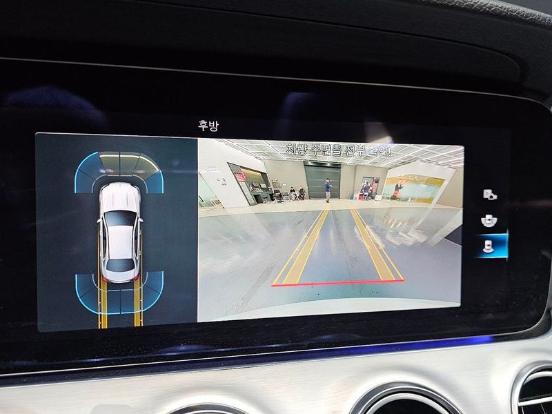 2021 Mercedes-Benz E-Class E250 Avantgarde photo 14