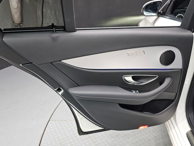 2021 Mercedes-Benz E-Class E250 Avantgarde photo 25