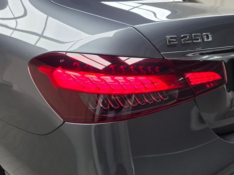 2021 Mercedes-Benz E-Class E250 Exclusive photo 23