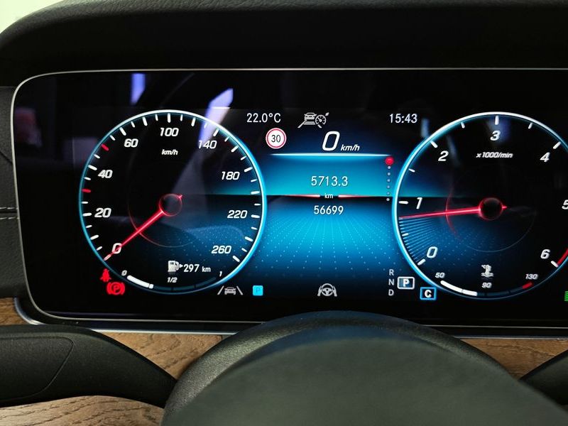 2021 Mercedes-Benz E-Class E220d 4MATIC Exclusive photo 8