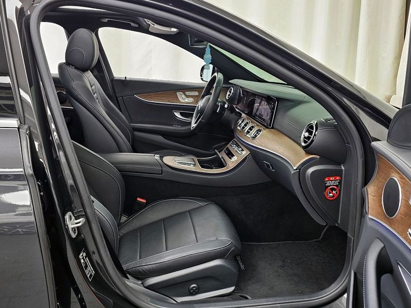 2021 Mercedes-Benz E-Class E220d 4MATIC Exclusive photo 11