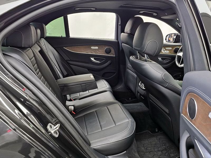 2021 Mercedes-Benz E-Class E220d 4MATIC Exclusive photo 12