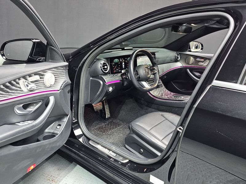 2022 Mercedes-Benz E-Class E350 4MATIC AMG Line photo 10