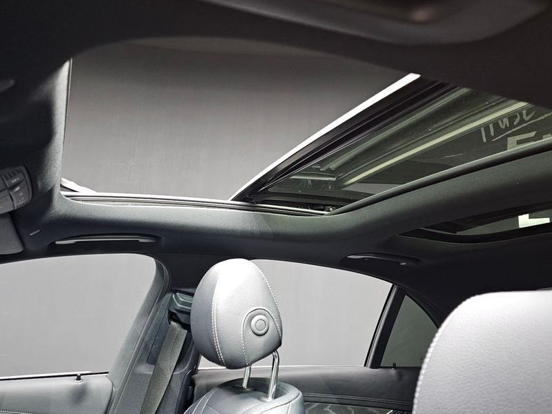 2022 Mercedes-Benz E-Class E350 4MATIC AMG Line photo 19