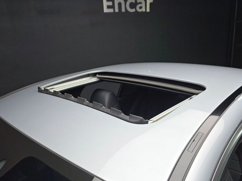2022 Mercedes-Benz E-Class E250 Avantgarde photo 19