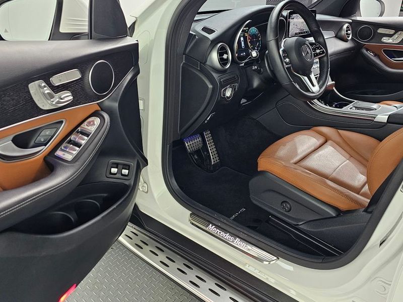 2021 Mercedes-Benz C-Class GLC300e 4MATIC Coupe photo 10