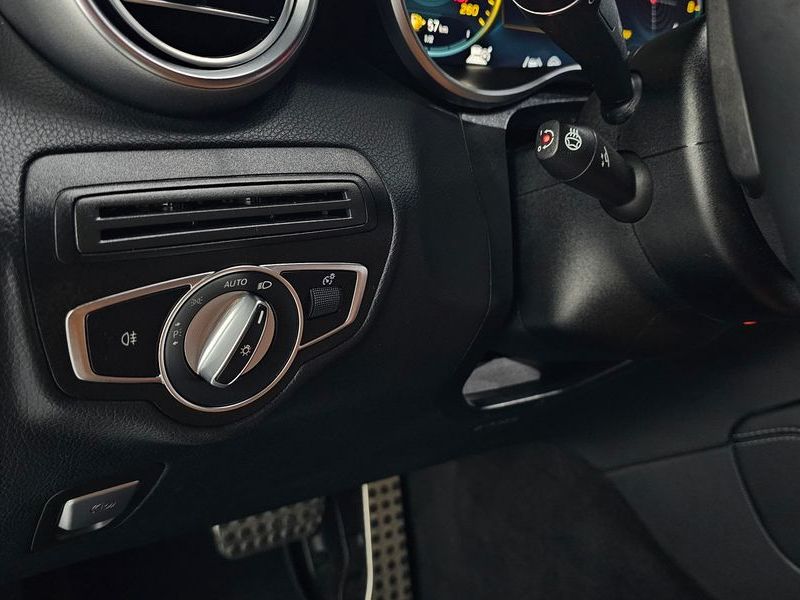 2021 Mercedes-Benz C-Class GLC300e 4MATIC Coupe photo 13