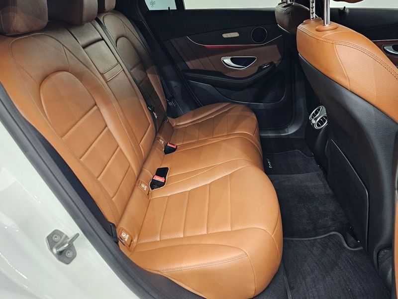 2021 Mercedes-Benz C-Class GLC300e 4MATIC Coupe photo 26