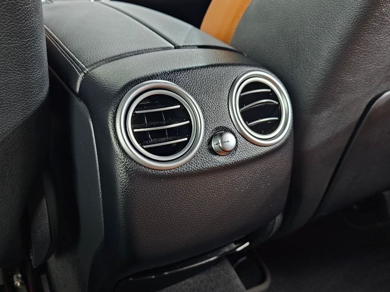 2021 Mercedes-Benz C-Class GLC300e 4MATIC Coupe photo 29