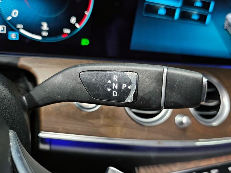 2022 Mercedes-Benz E-Class E220d 4MATIC Exclusive photo 9