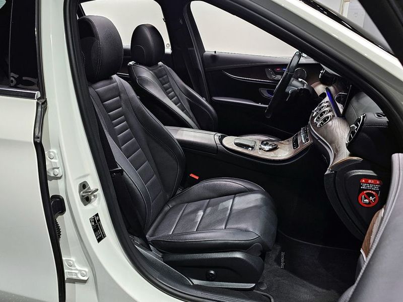 2022 Mercedes-Benz E-Class E220d 4MATIC Exclusive photo 10