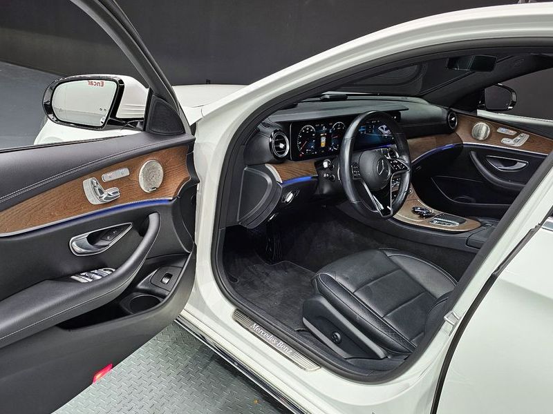 2022 Mercedes-Benz E-Class E220d 4MATIC Exclusive photo 11