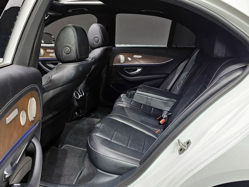 2022 Mercedes-Benz E-Class E220d 4MATIC Exclusive photo 12