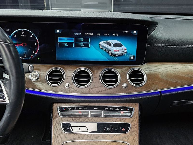 2022 Mercedes-Benz E-Class E220d 4MATIC Exclusive photo 15