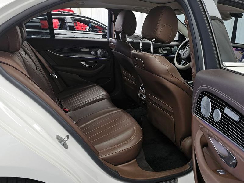 2018 Mercedes-Benz E-Class E400 4MATIC Exclusive photo 12