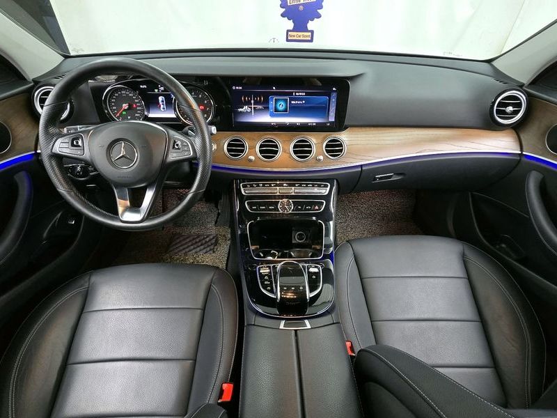 2018 Mercedes-Benz E-Class E300 4MATIC Exclusive Standard photo 7