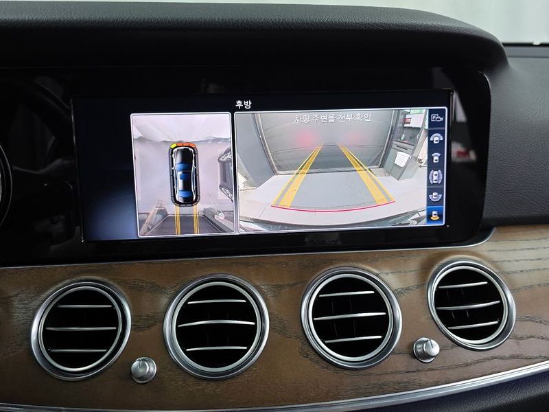 2018 Mercedes-Benz E-Class E300 4MATIC Exclusive Standard photo 14