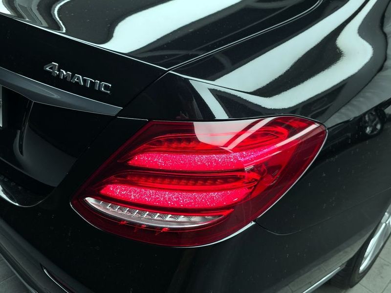 2018 Mercedes-Benz E-Class E300 4MATIC Exclusive Standard photo 23
