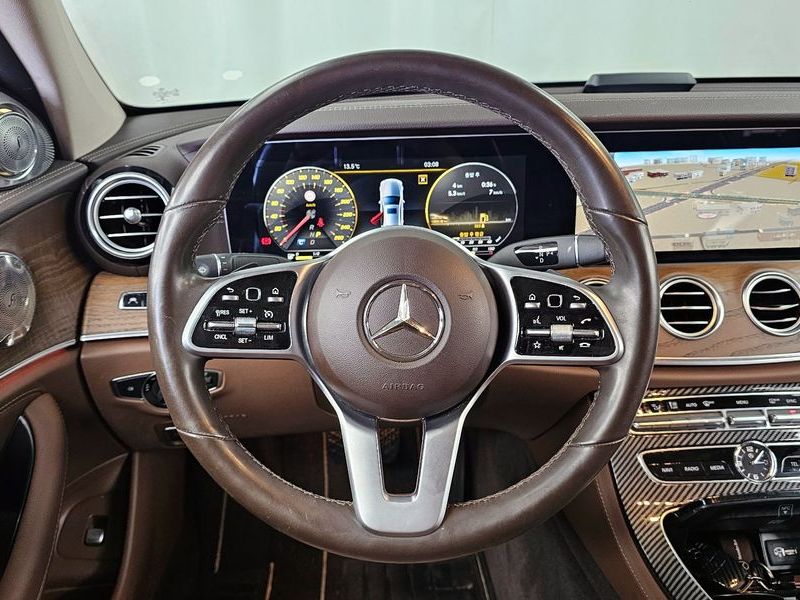 2020 Mercedes-Benz E-Class E220d 4MATIC Exclusive photo 13