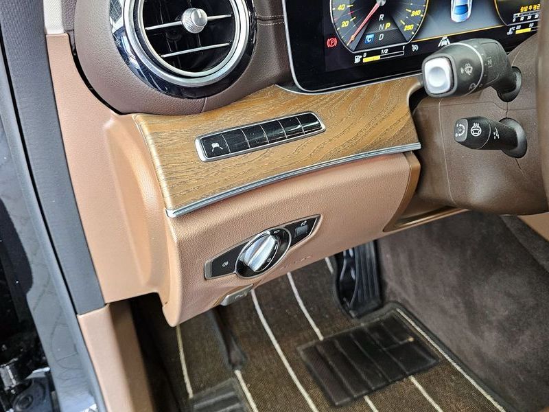 2020 Mercedes-Benz E-Class E220d 4MATIC Exclusive photo 16