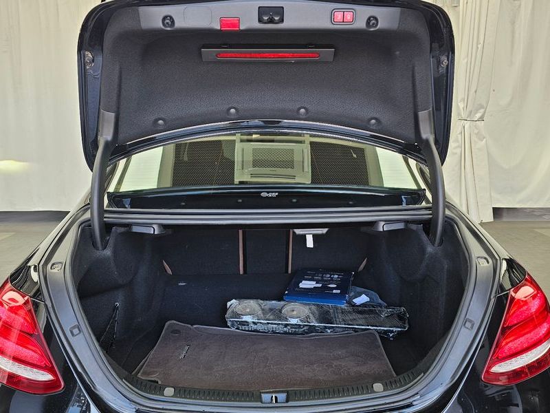 2020 Mercedes-Benz E-Class E220d 4MATIC Exclusive photo 20