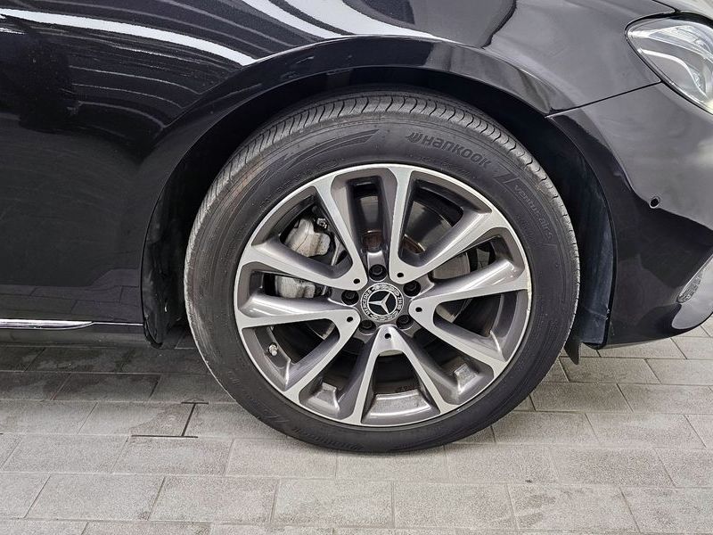 2020 Mercedes-Benz E-Class E220d 4MATIC Exclusive photo 21