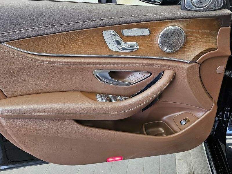 2020 Mercedes-Benz E-Class E220d 4MATIC Exclusive photo 24
