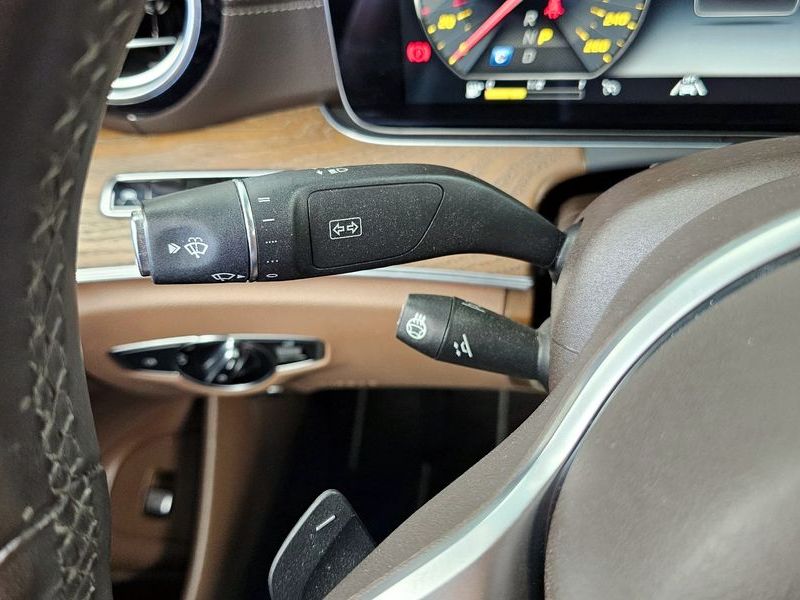2020 Mercedes-Benz E-Class E220d 4MATIC Exclusive photo 29