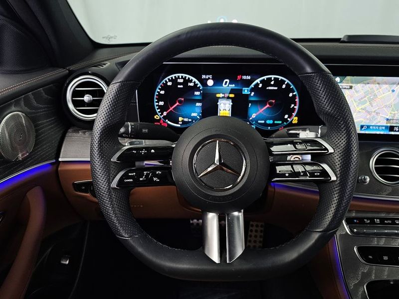 2021 Mercedes-Benz E-Class E350 4MATIC AMG Line photo 13