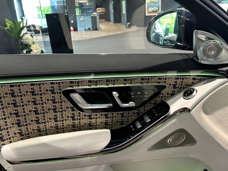 2023 Mercedes-Benz S-Class Maybach S680 4MATIC Haute Vouture Edition photo 16