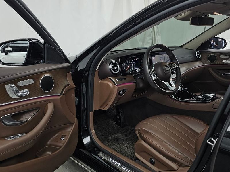 2020 Mercedes-Benz E-Class E220d 4MATIC Exclusive photo 10
