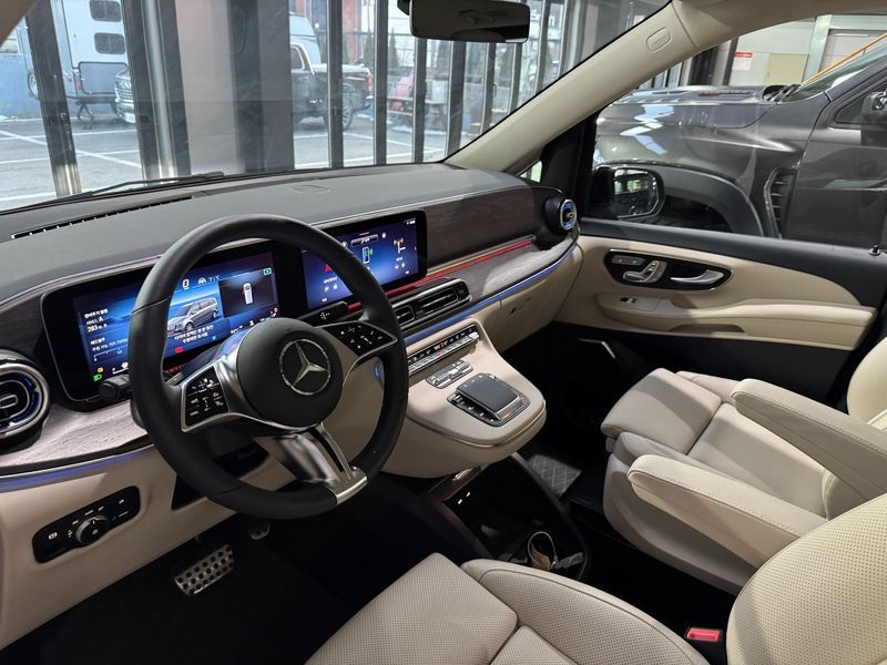 2025 Mercedes-Benz CLA V300 CDI W447 photo 10
