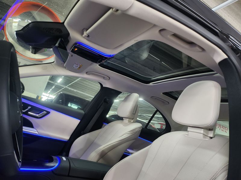 2026 Mercedes-Benz E-Class E200 Avantgarde photo 11