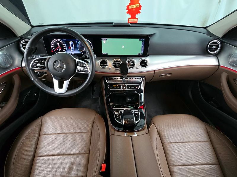 2020 Mercedes-Benz E-Class E300 4MATIC AMG Line photo 7