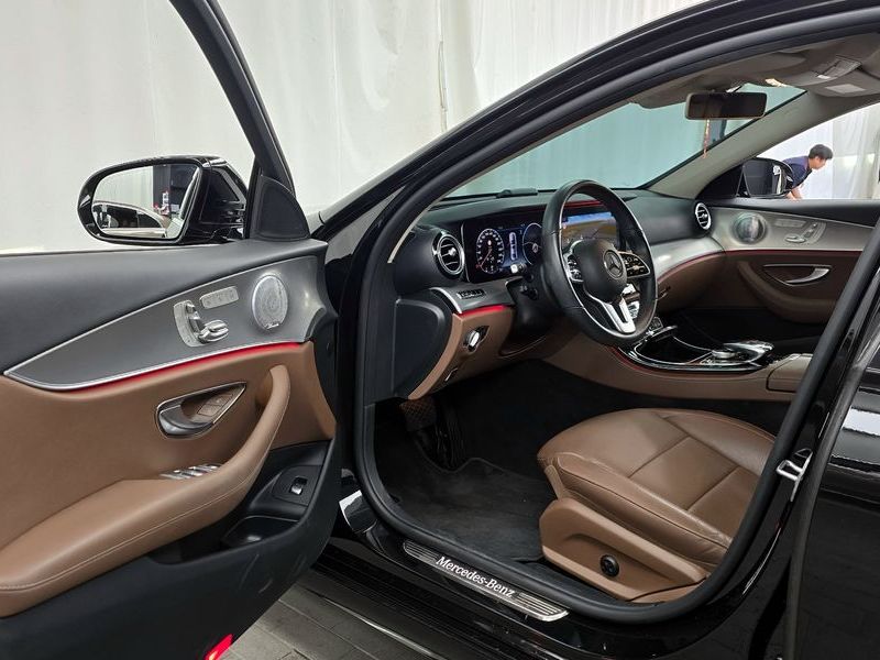 2020 Mercedes-Benz E-Class E300 4MATIC AMG Line photo 10