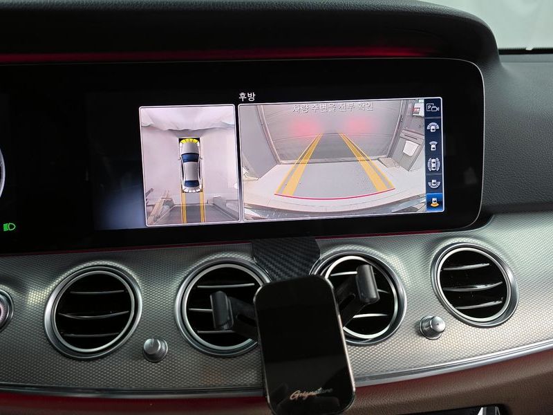 2020 Mercedes-Benz E-Class E300 4MATIC AMG Line photo 14