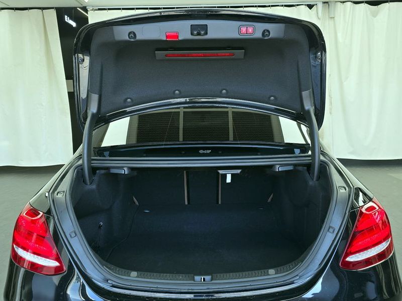 2020 Mercedes-Benz E-Class E300 4MATIC AMG Line photo 20
