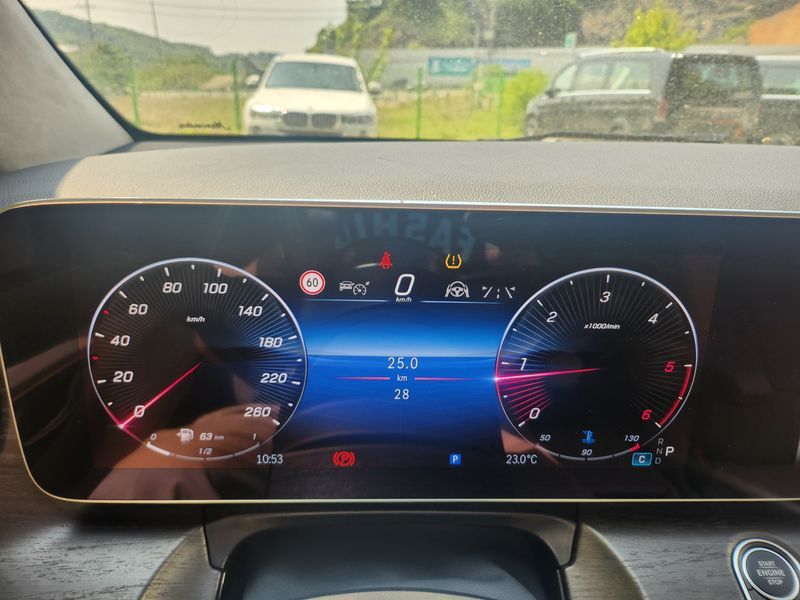 2025 Mercedes-Benz CLA V300 CDI W447 photo 8