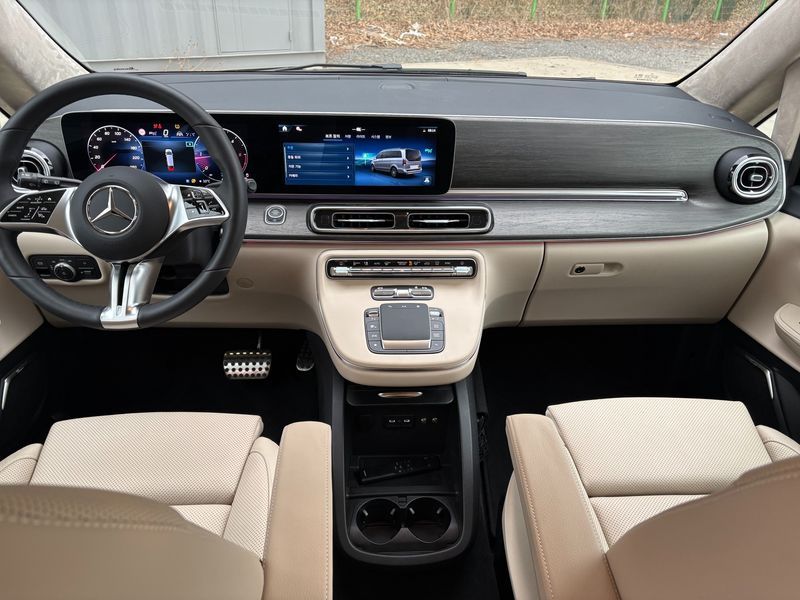 2025 Mercedes-Benz CLA V300 CDI W447 photo 11
