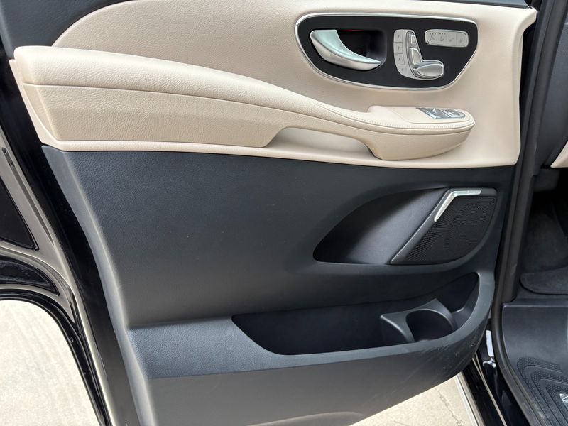 2025 Mercedes-Benz CLA V300 CDI W447 photo 17